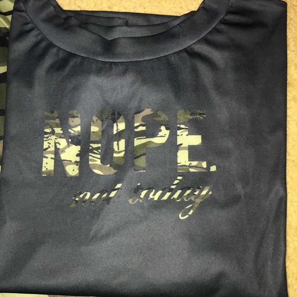 Camo Suitsuit/Women wear,  size XL.  Drawstring pants and long sleeve top. - Picture 2 of 4